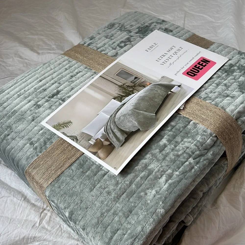 Fable Collection Ultra Soft Velvet Quilt Queen Bed Coverlet Smokey Jade NEW NWT - Picture 12 of 14